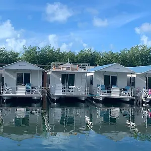 Отель Aqua At Hurricane Hole Marina, Сток-Айленд